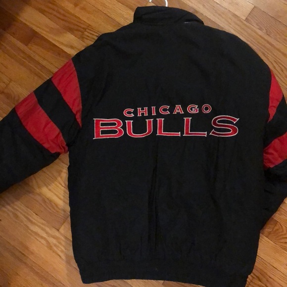 90’s Chicago Bulls Puffer Jacket - Picture 4 of 4